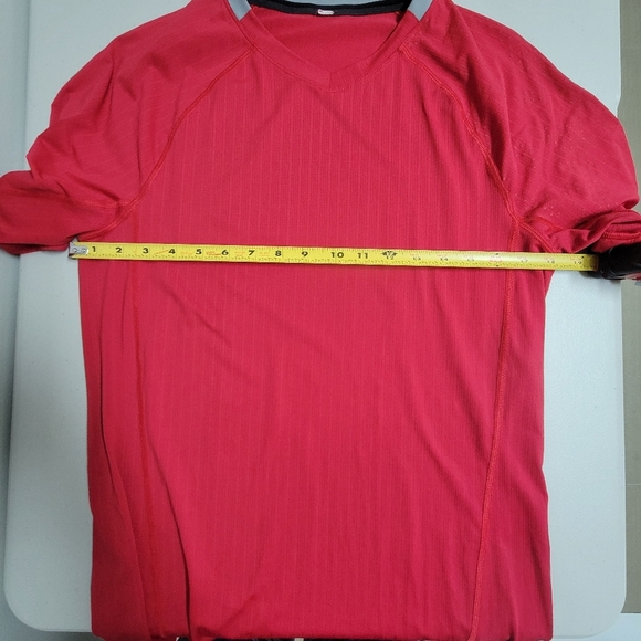 Lululemon Bolt Tech  Short Sleeve. - Picture 11 of 12